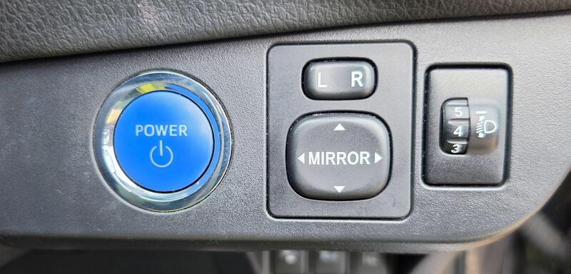 Toyota Yaris 1.5 VVT-h Design E-CVT Euro 6 (s/s) 5dr thumbnail 41