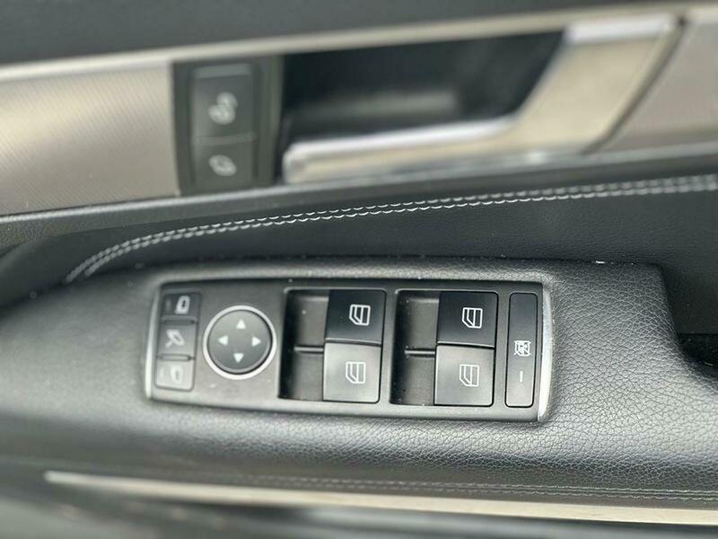 Mercedes-Benz E Class view 58