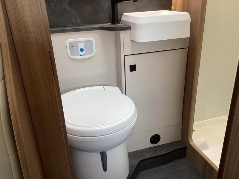 Auto-Trail Imala 736 G — image 28