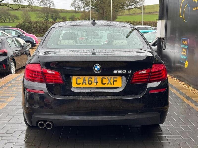 BMW 5 Series view 4