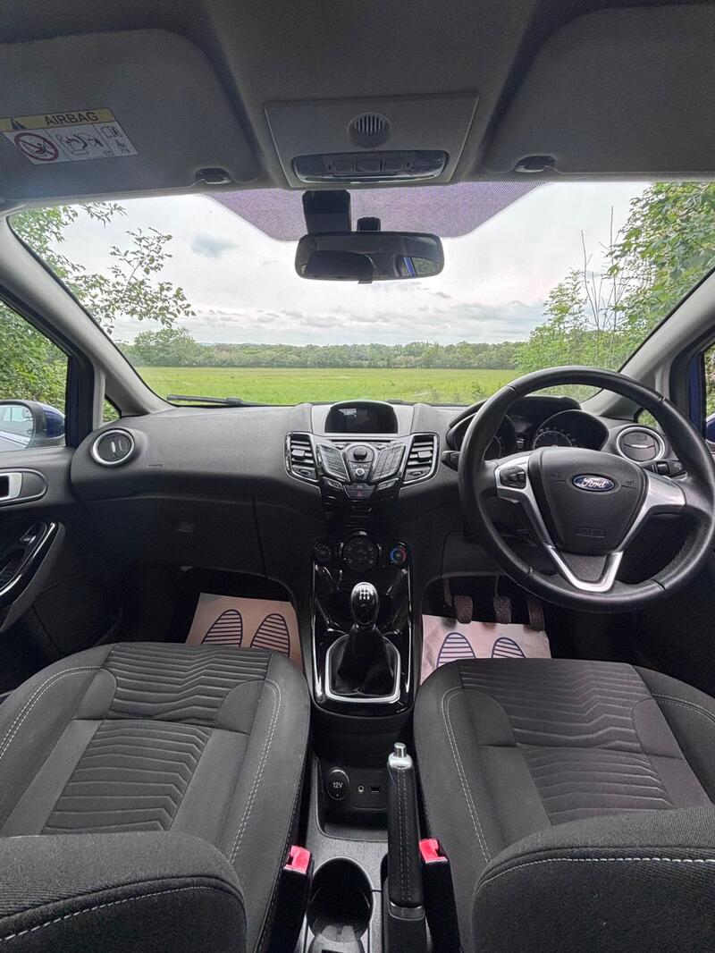 2014 Ford Fiesta — photo 12