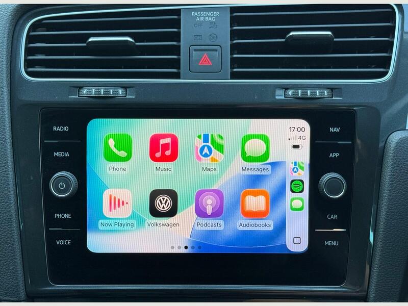 Volkswagen Golf view 4