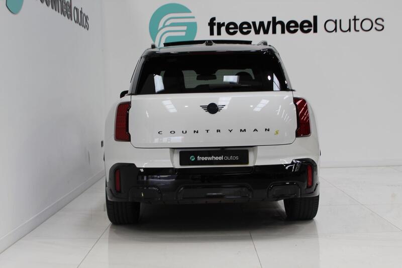 2024 MINI Electric Countryman in White — image 7 of 90