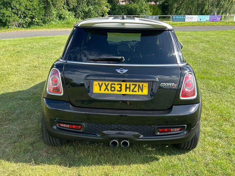 Mini Hatch view 6