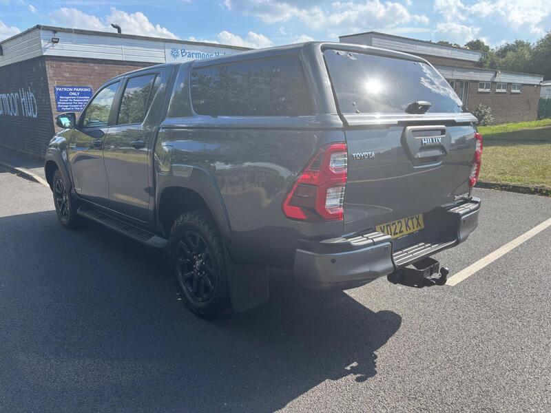 Toyota Hilux view 5