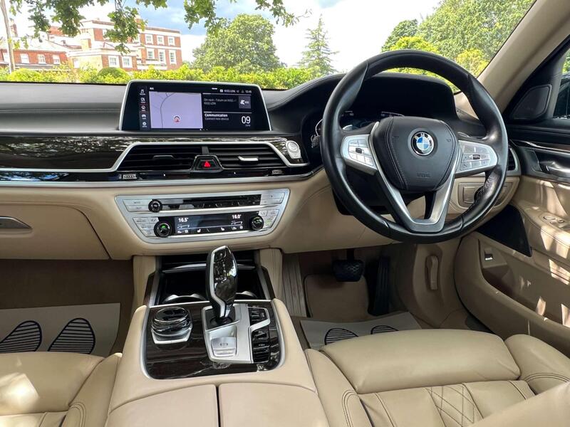 BMW 7 Series view 3
