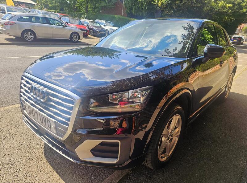 Audi Q2 view 6