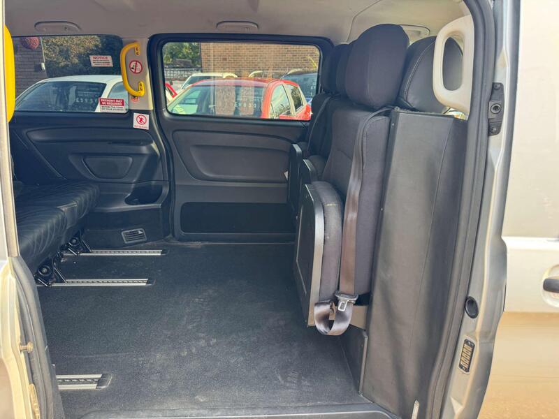 Mercedes-Benz Vito view 2