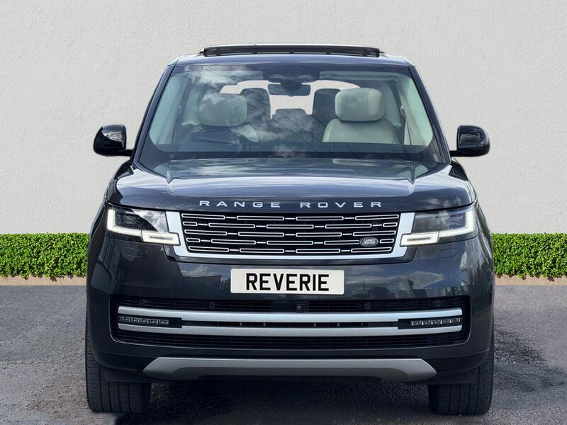 Land Rover Range Rover view 2