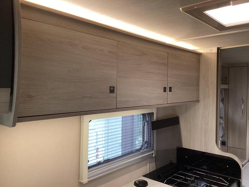 Auto-Trail Expedition C71 — image 22