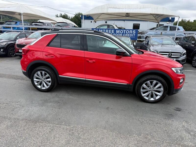 Volkswagen T-Roc view 5