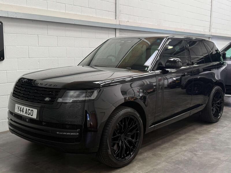 Land Rover Range Rover view 3