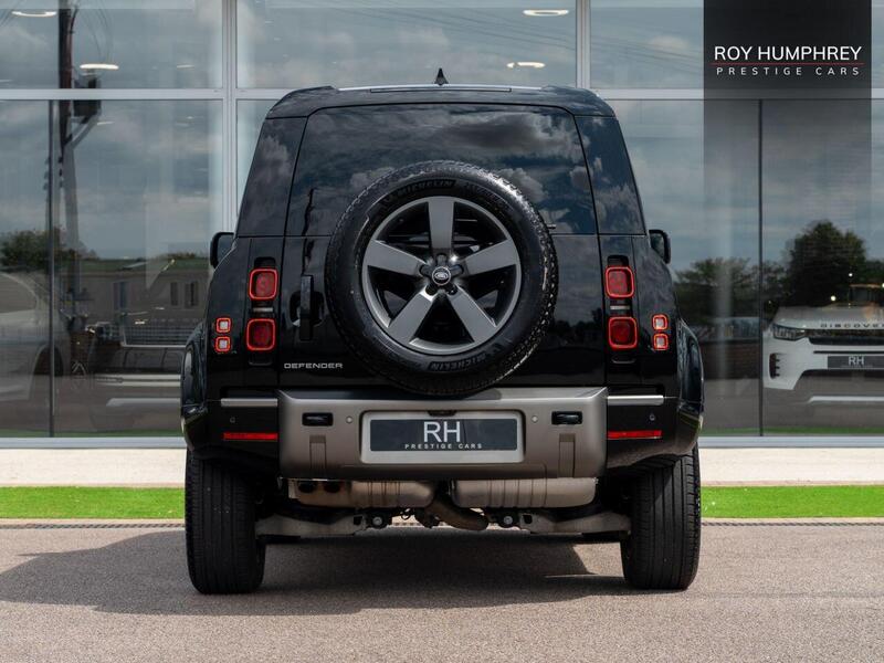 Land Rover Defender 90 view 6