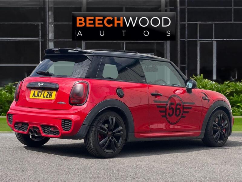 Mini Hatch view 7