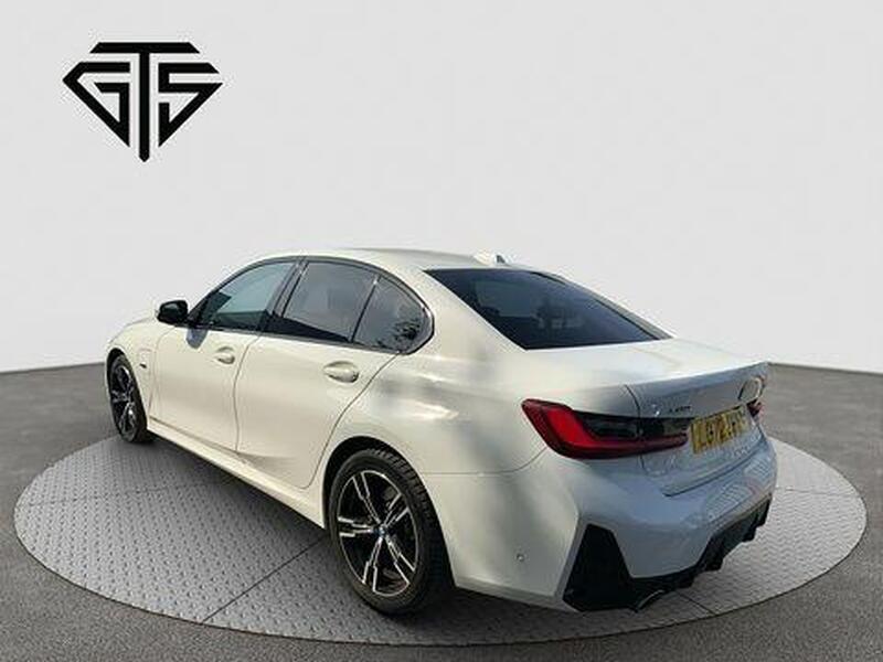 BMW 3 Series view 4