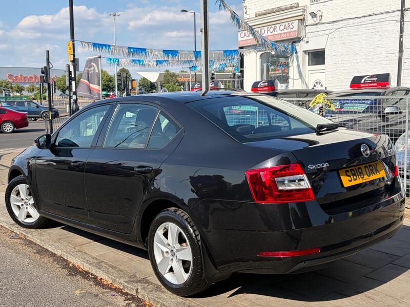 Skoda Octavia view 4