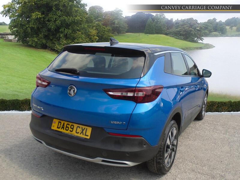 Vauxhall Grandland X view 3