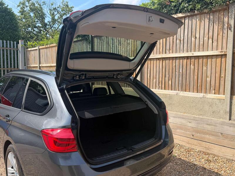 BMW 3 Series view 3