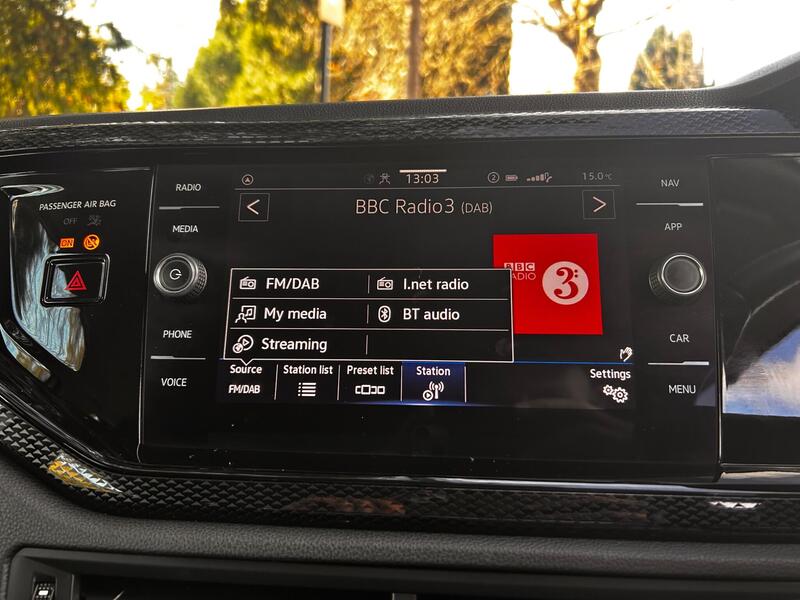 Volkswagen Polo view 3