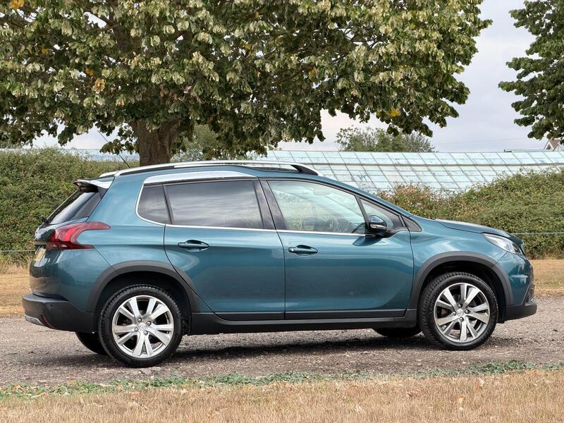 Peugeot 2008 view 3
