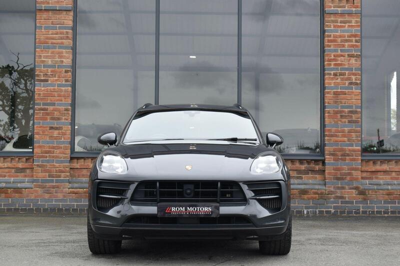 Porsche Macan view 4