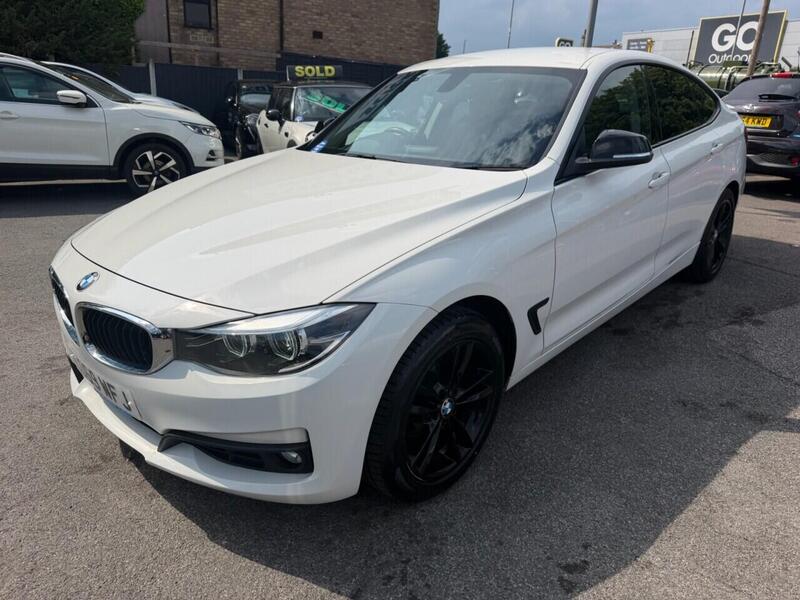 BMW 3 Series view 5