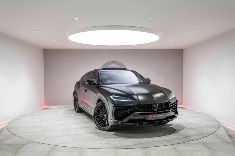 Lamborghini Urus view 2