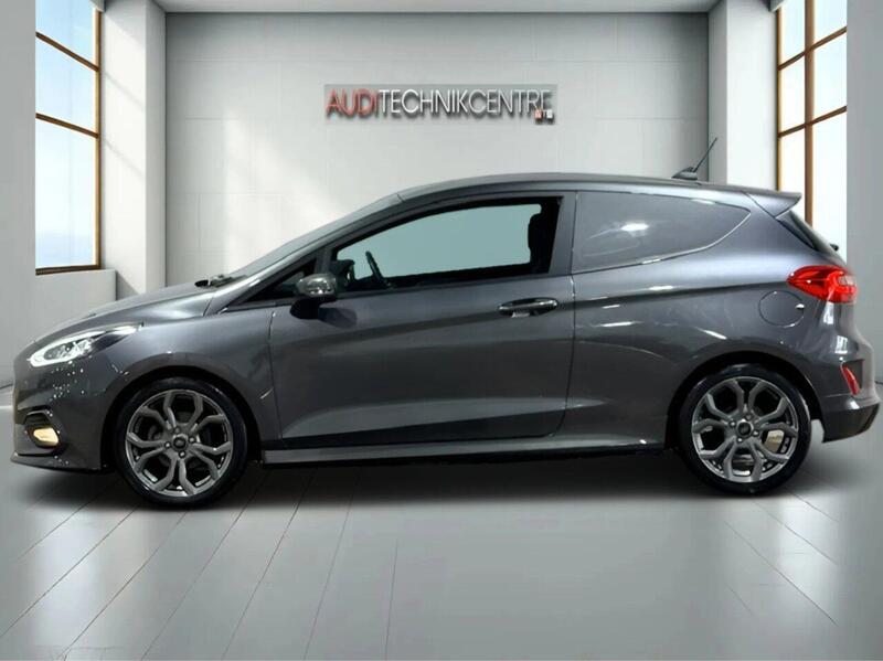 Ford Fiesta Van view 3
