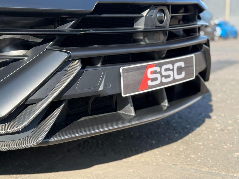 Lamborghini Urus view 7