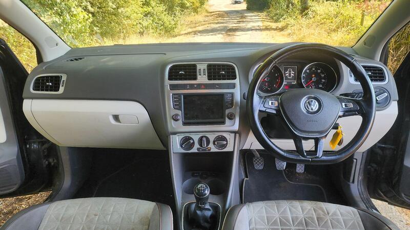 2017 Volkswagen Polo — photo 23