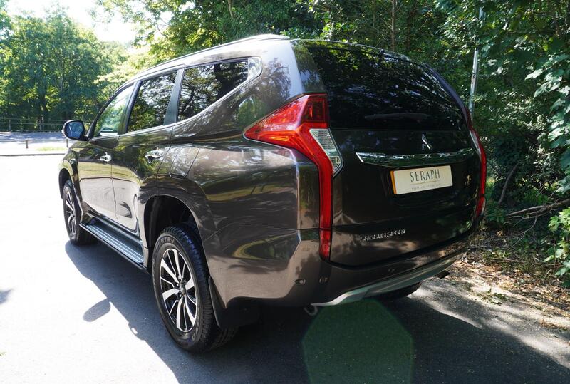 Mitsubishi Shogun Sport view 4