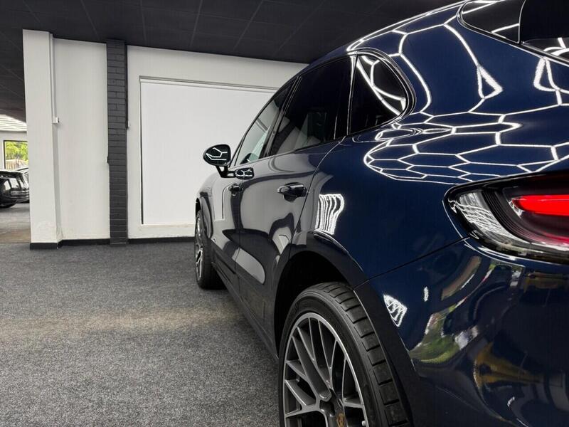 Porsche Macan view 7