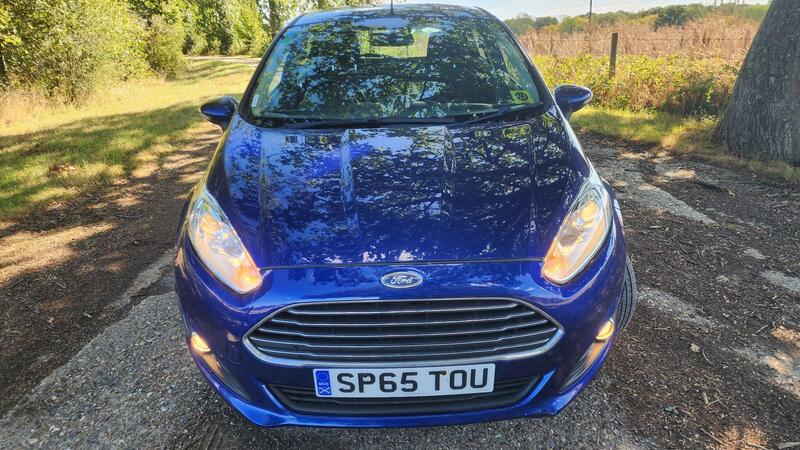 2015 Ford Fiesta — photo 17
