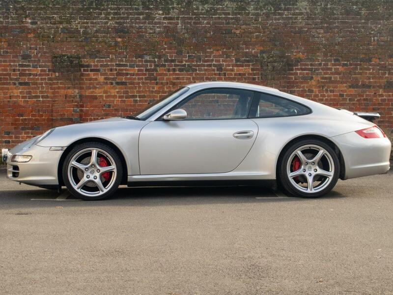 Porsche 911 view 2