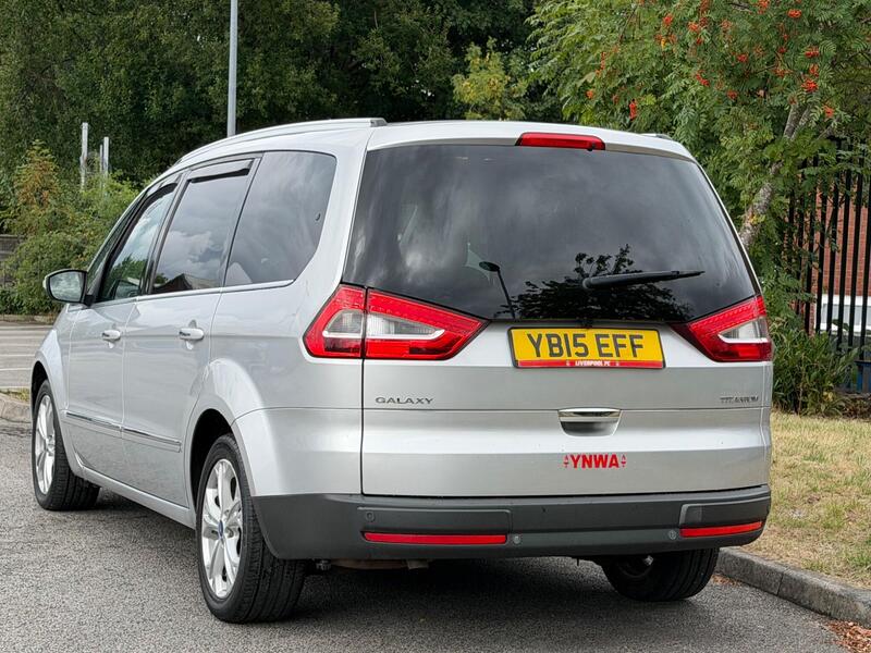 Ford Galaxy view 4