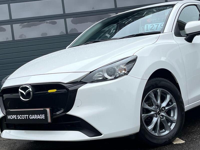 Mazda Mazda2 view 4