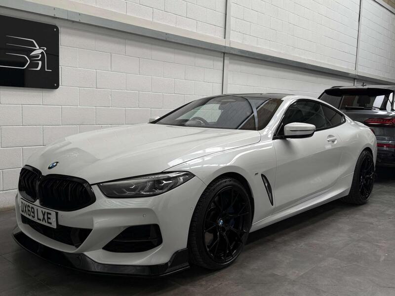 BMW 8 Series view 3
