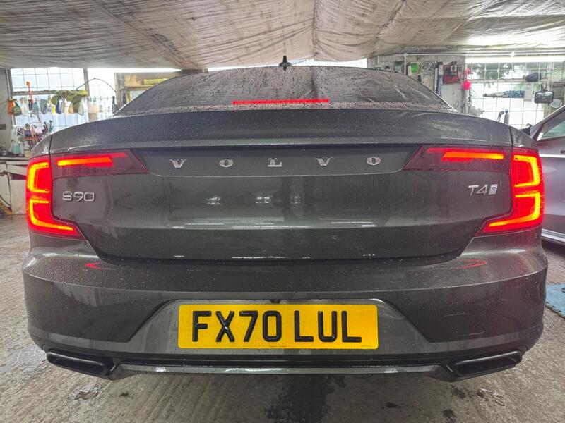 Volvo S90 view 5