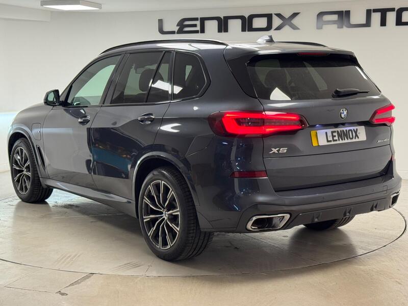 BMW X5 BMW X5 view 4