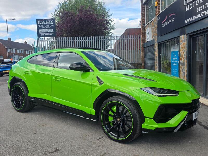 Lamborghini Urus view 6