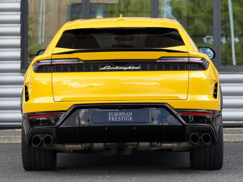 Lamborghini Urus view 4