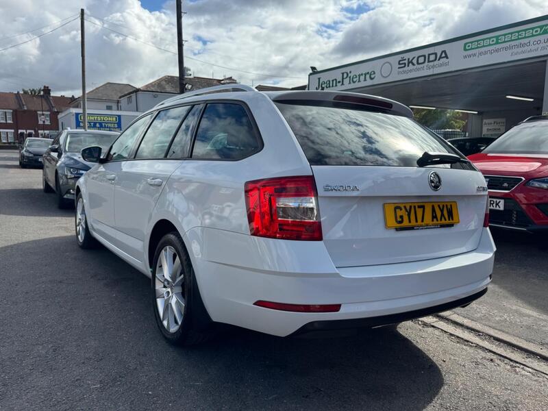 Skoda Octavia view 5