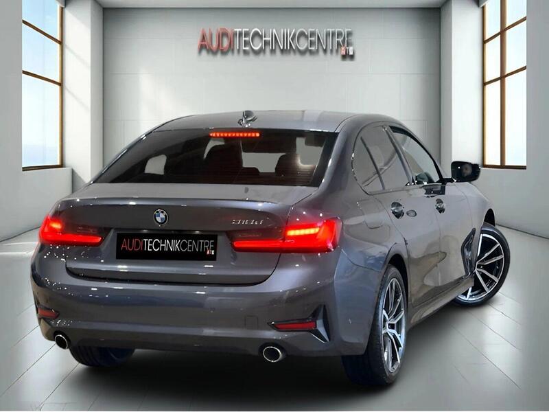 BMW 3 Series view 6