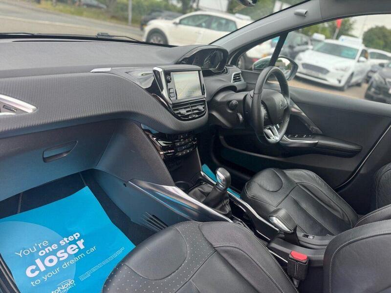 Peugeot 2008 view 3