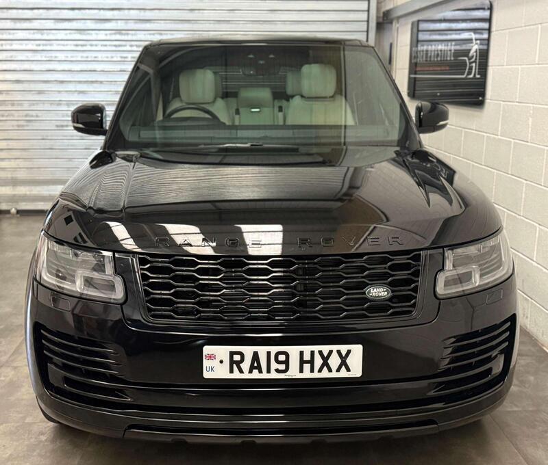 Land Rover Range Rover view 2