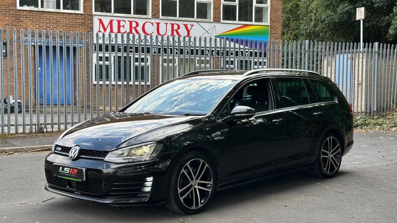 Volkswagen Golf view 3