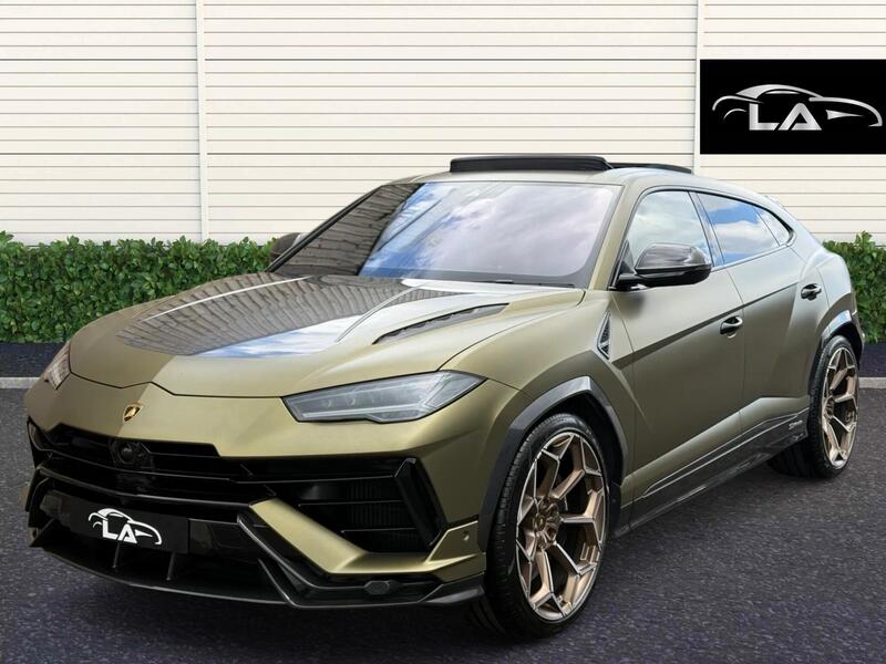 Lamborghini Urus main image