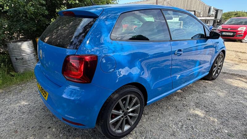 2015 Volkswagen Polo — photo 7