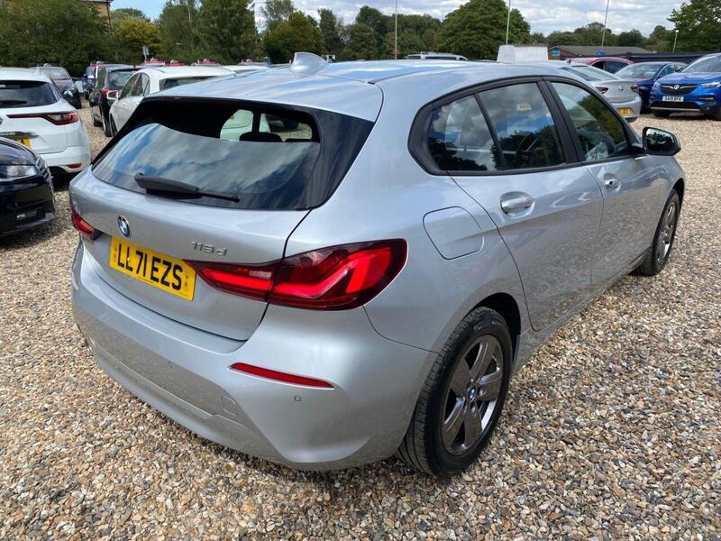 BMW 1 Series view 5