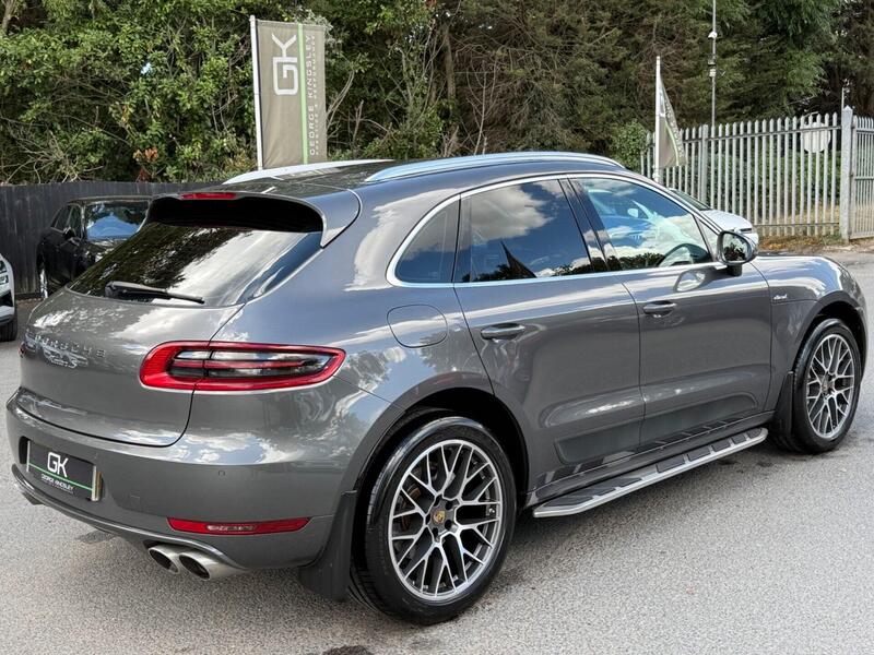 Porsche Macan view 6